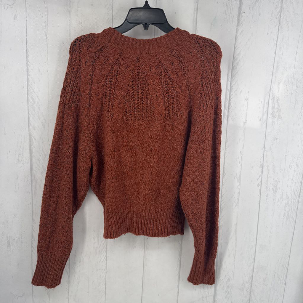 M crewneck cable knit sweater