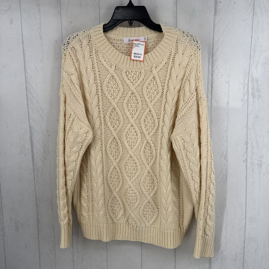 M cable knit sweater