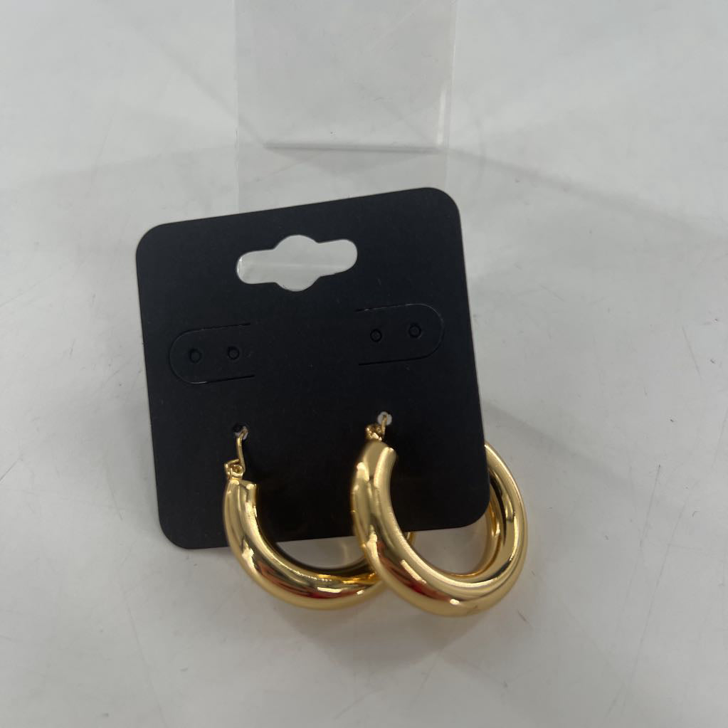 chunky gold hoop earrings