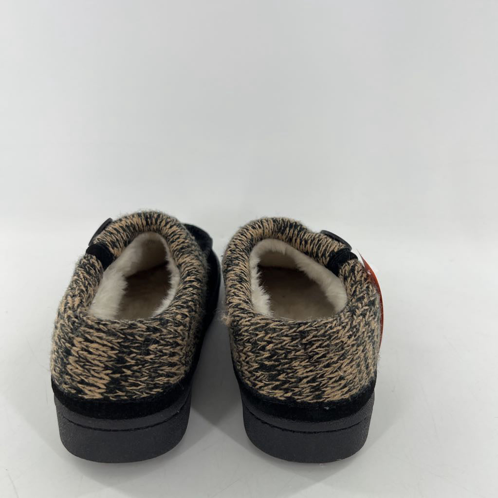 8 faux fur lined clog