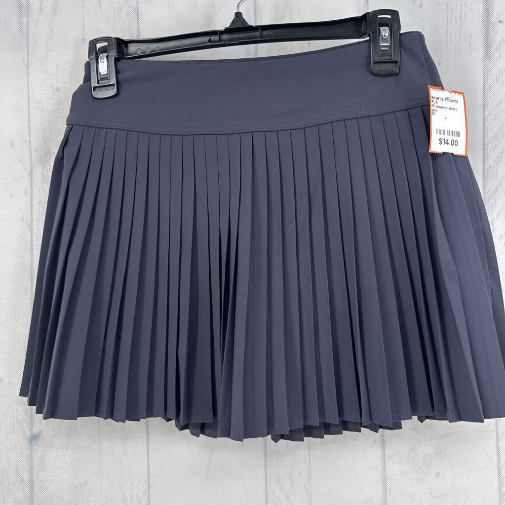 M pleated skort