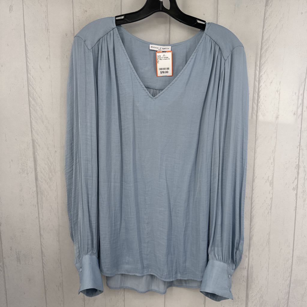 XL silky v-neck l/s top