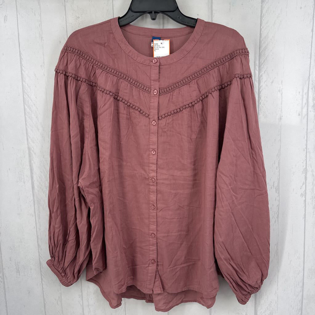 XL ric-rac trim button down l/s top