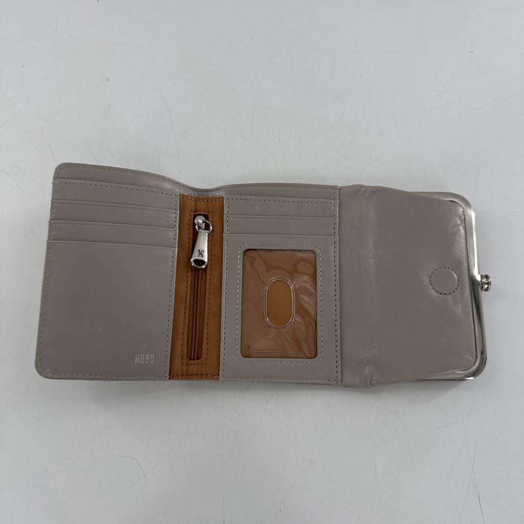 tri-fold kiss lock wallet