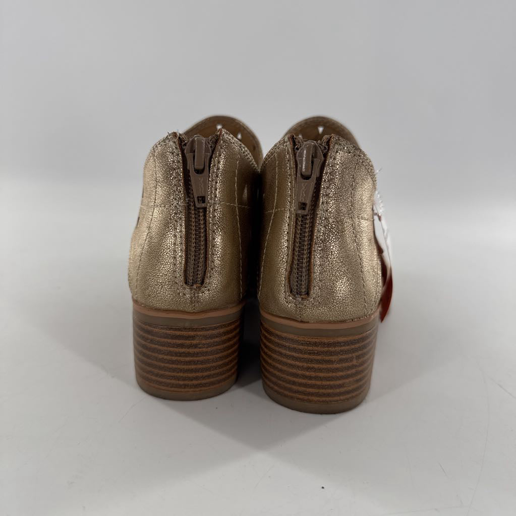 7 perforated bootie