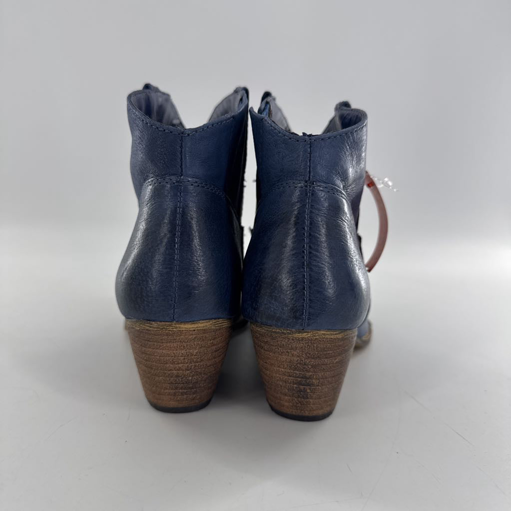 7 western style ankle boot