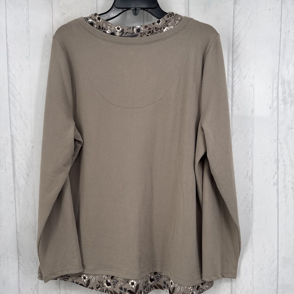 L floral accent split neck l/s top