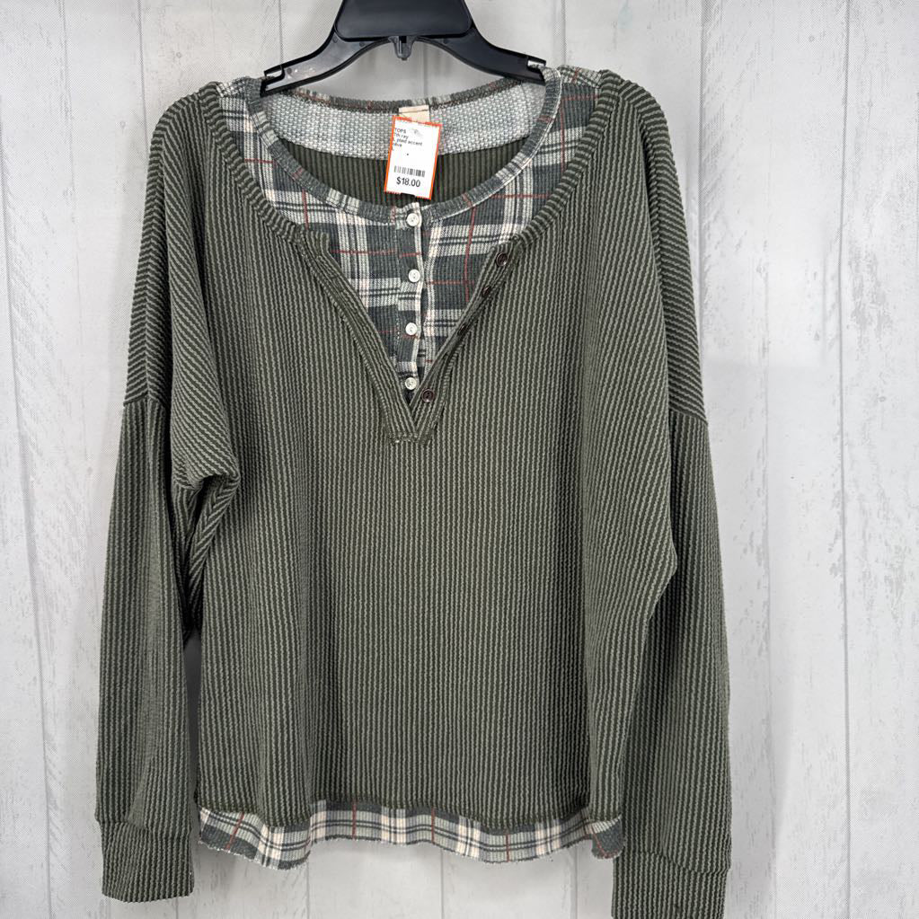 L plaid accent textured l/s top