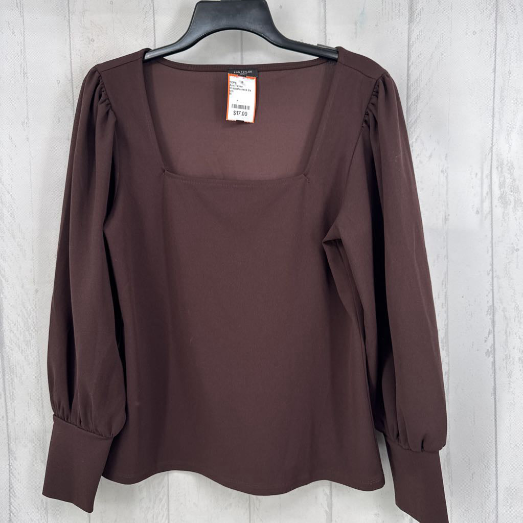 M square neck l/s top