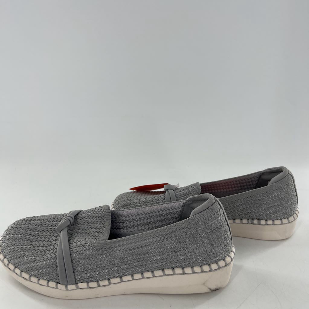 6 wide fit knit slip-ons