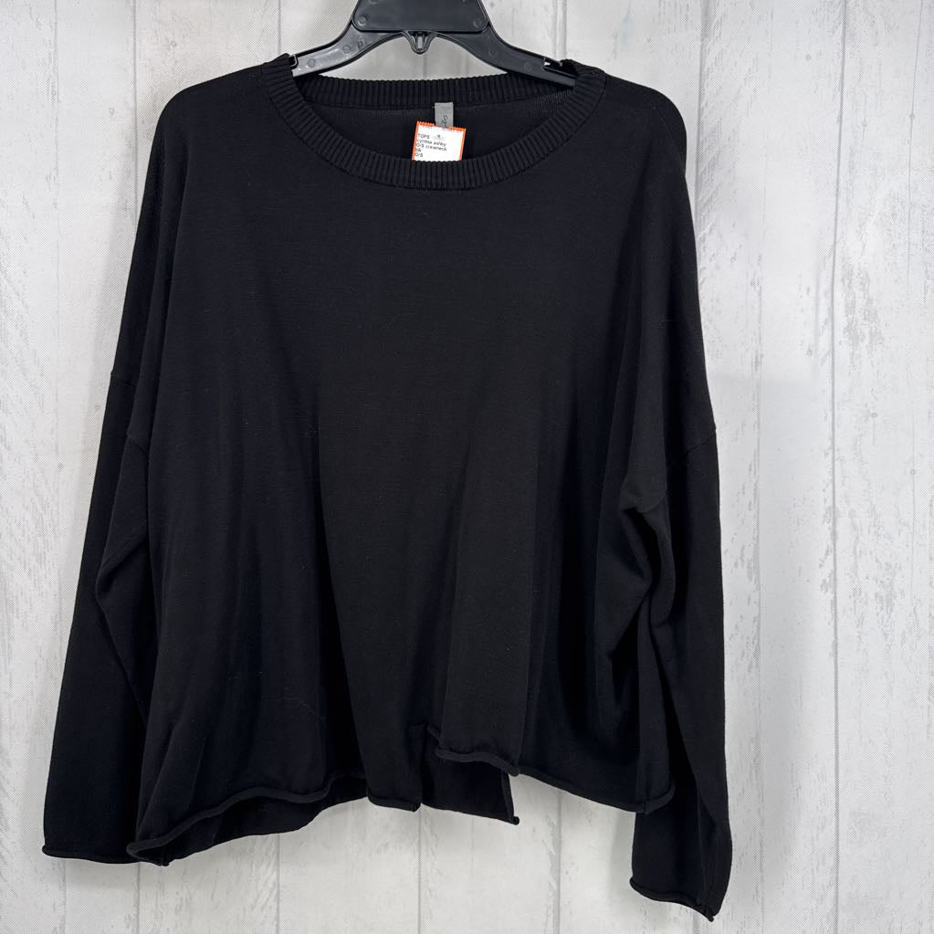 O/S crewneck asymetrical hem knit l/s top