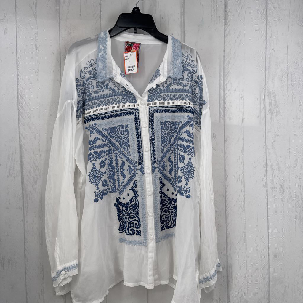 R150 XL embroidered button down l/s top