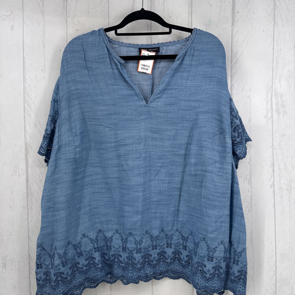 20 chambray split neck eyelet detail s/s top