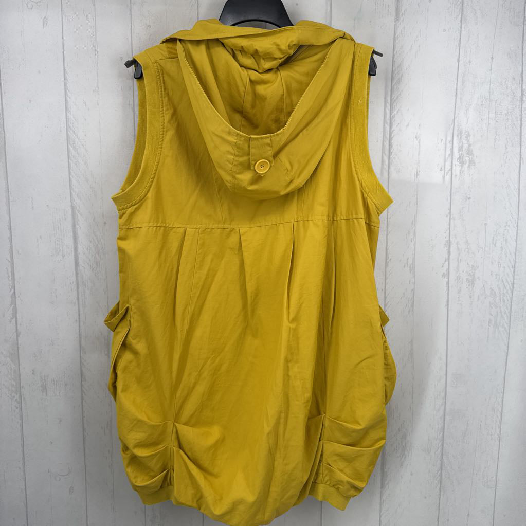 XL hooded zip-up vest