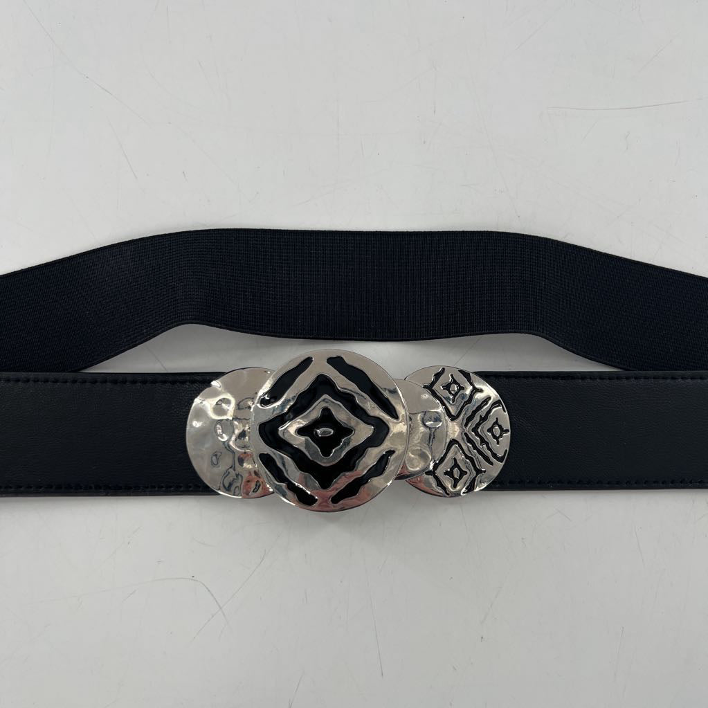 L black elastic belt w/ silver circles buckle