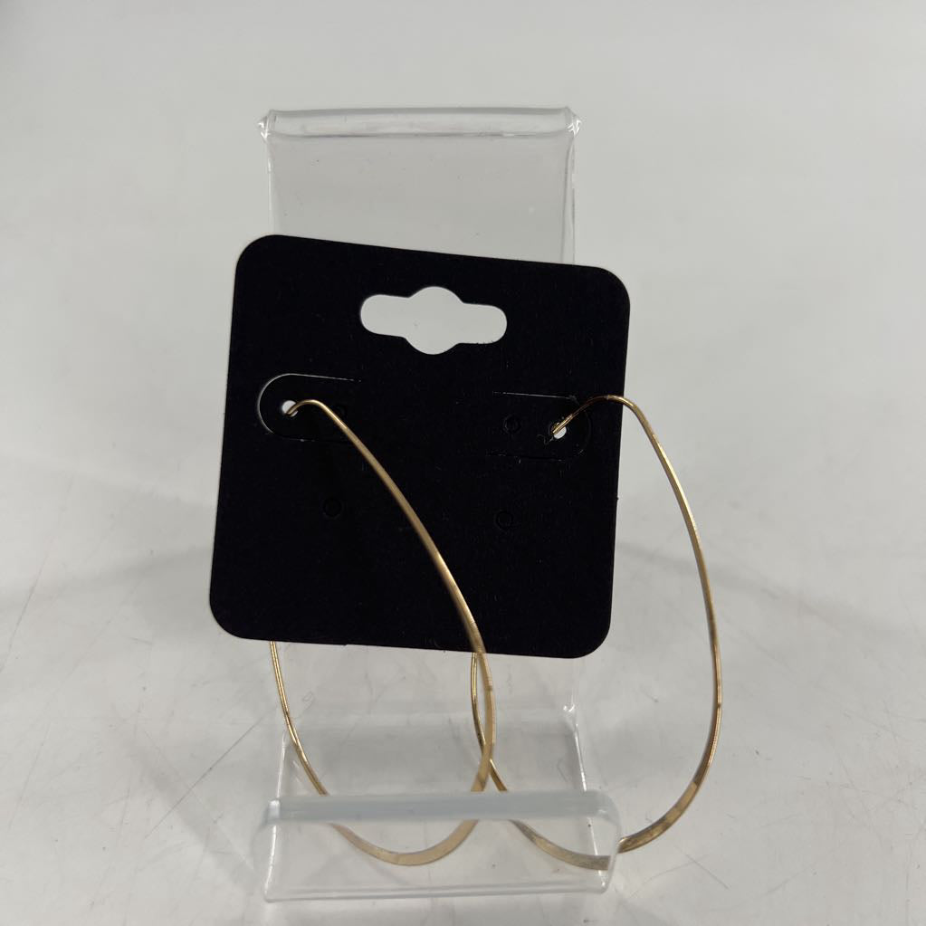 gold tone hoop earrings