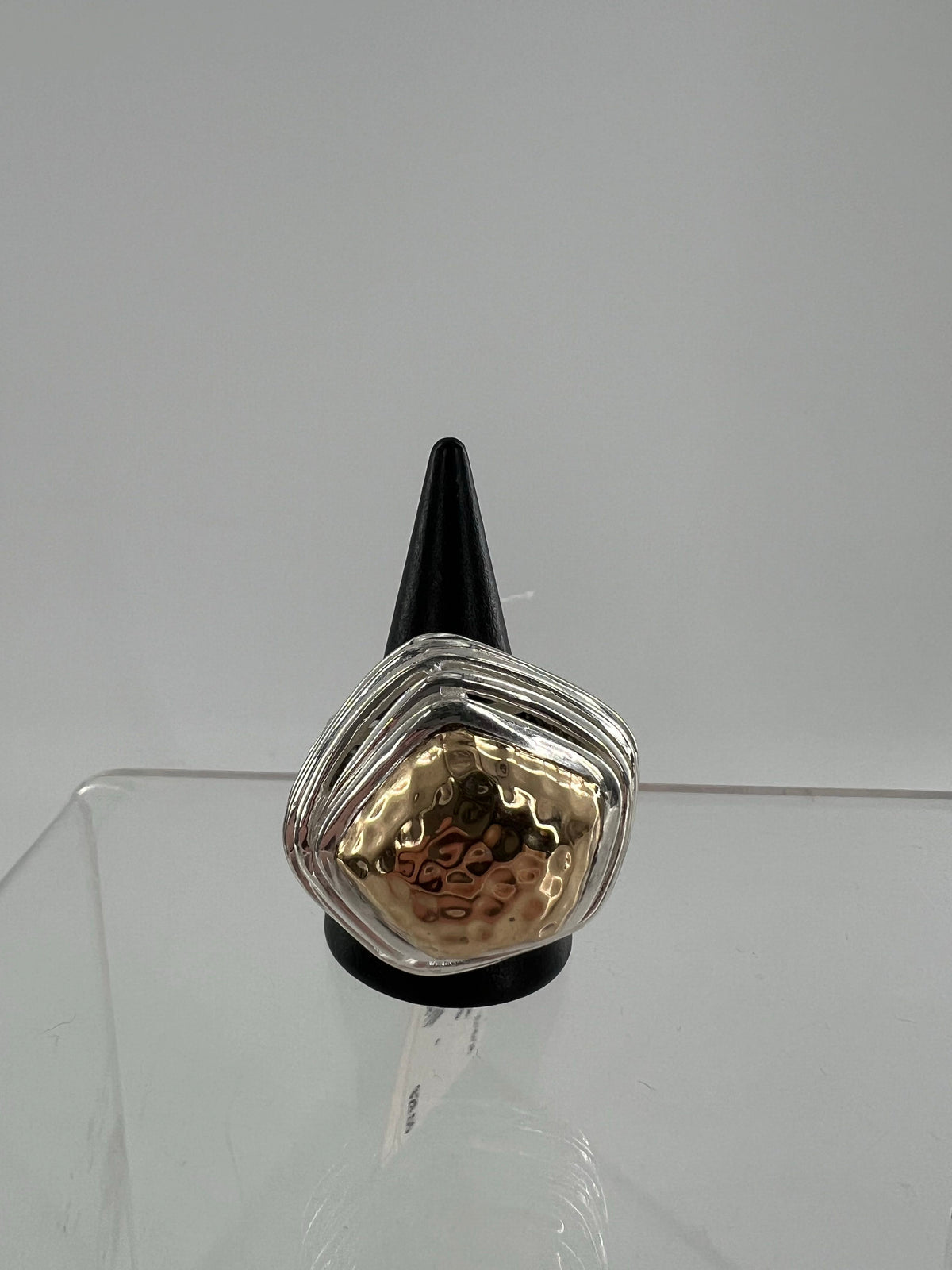 sz 7 two-tone cocktail ring