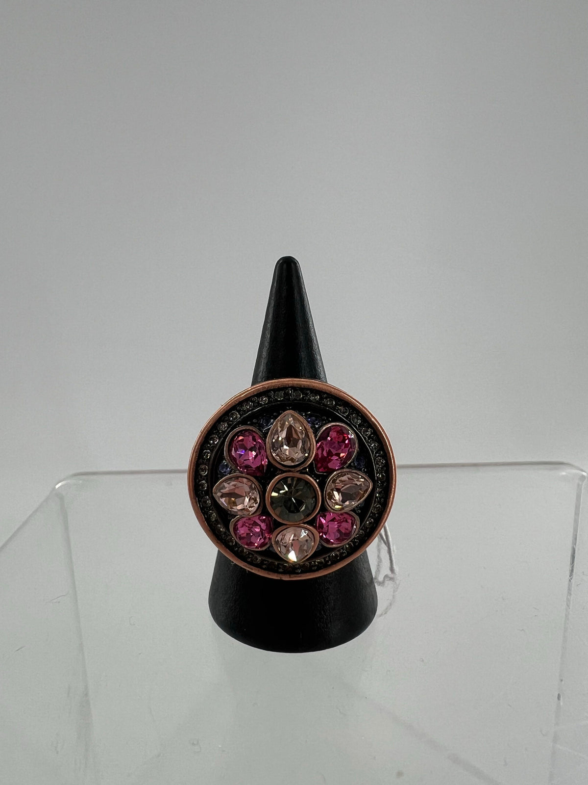 sz 7 rose gold ring w/ pink stones