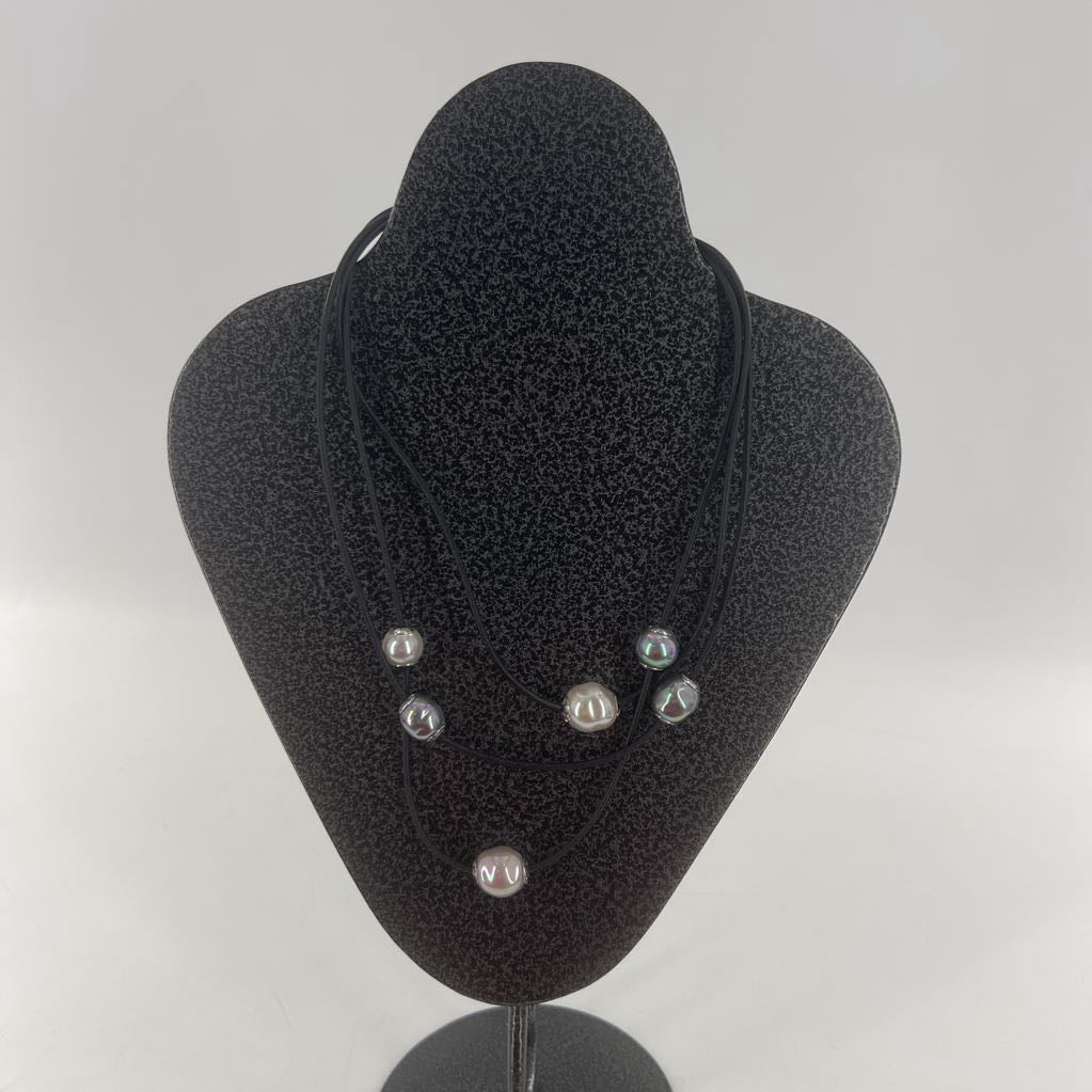 blk cord necklace w/ pearl bobbles