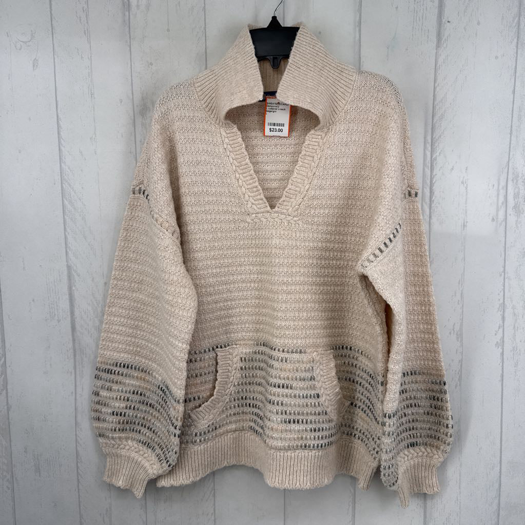 L collared v-neck sweater