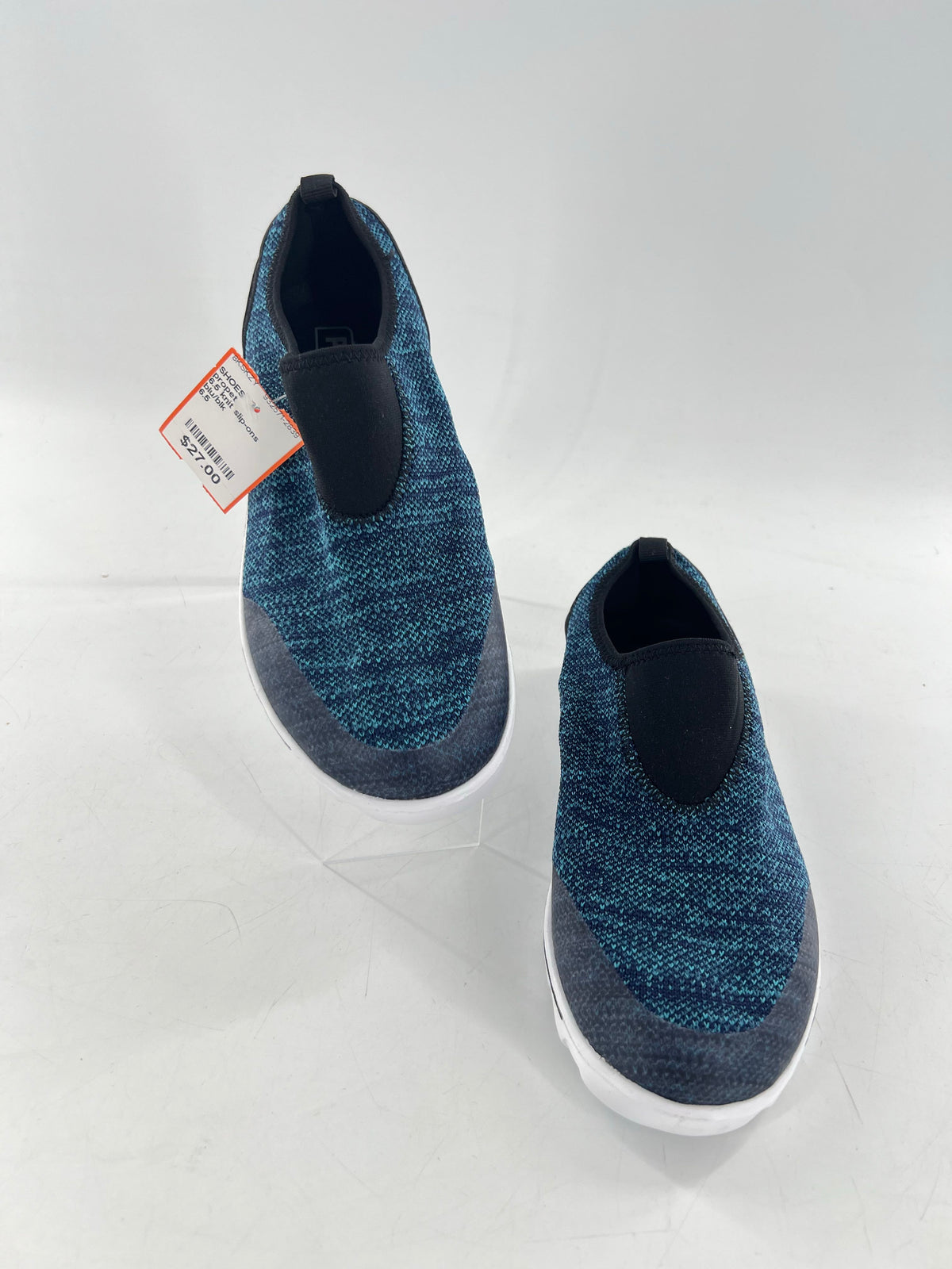 6.5 knit slip-ons