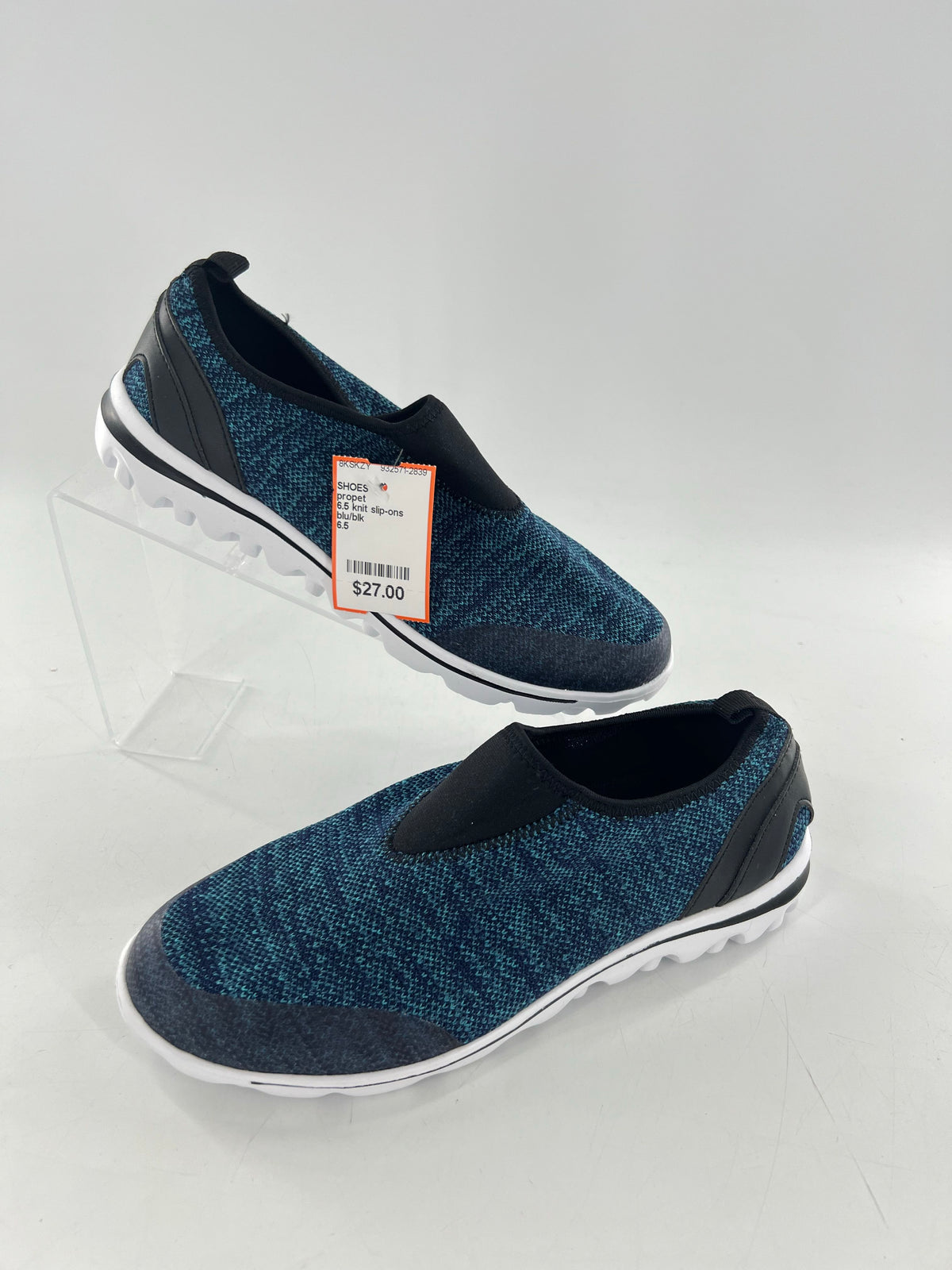 6.5 knit slip-ons