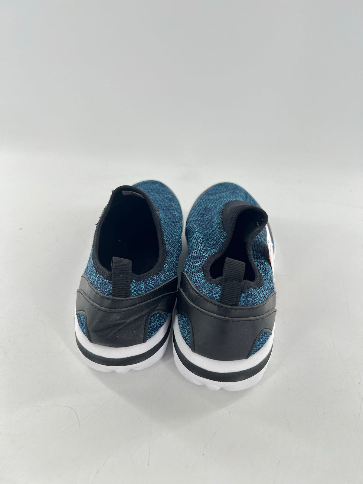 6.5 knit slip-ons