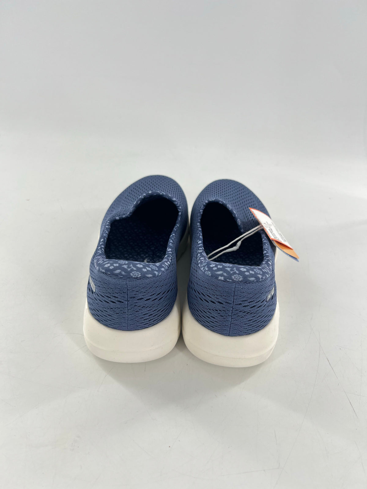 6 knit slip-ons