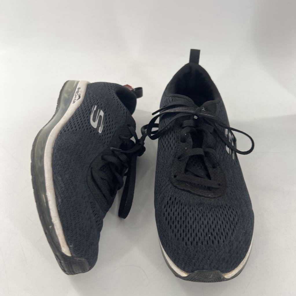 7.5 mesh lace-up sneaker