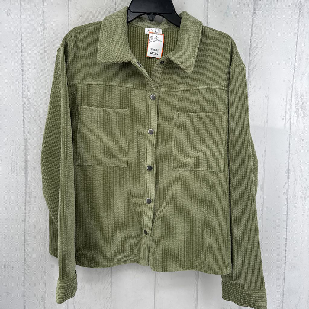 XL corduroy button down l/s top