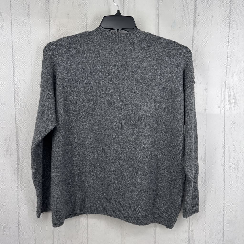 XS crewneck sweater