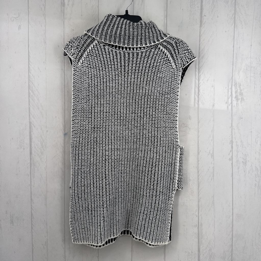M cowl neck sweater vest