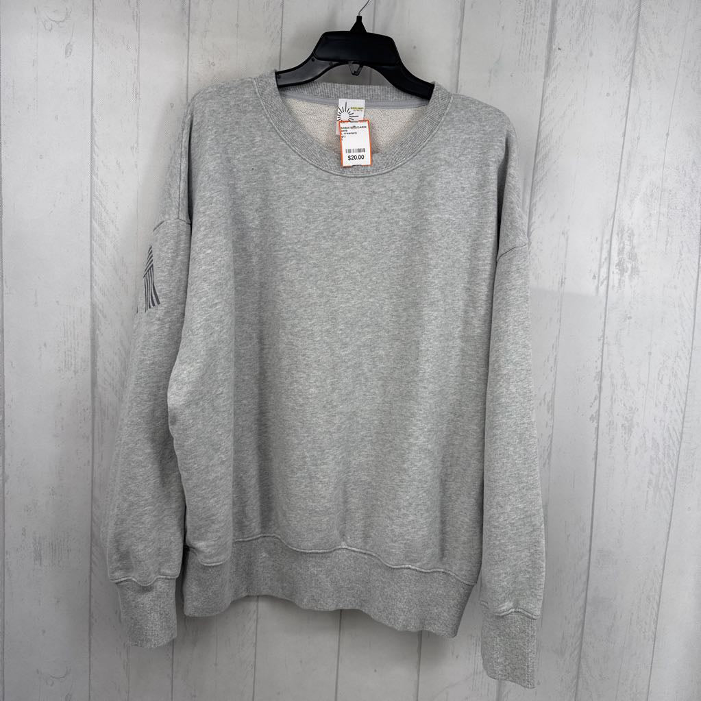 L crewneck sweatshirt