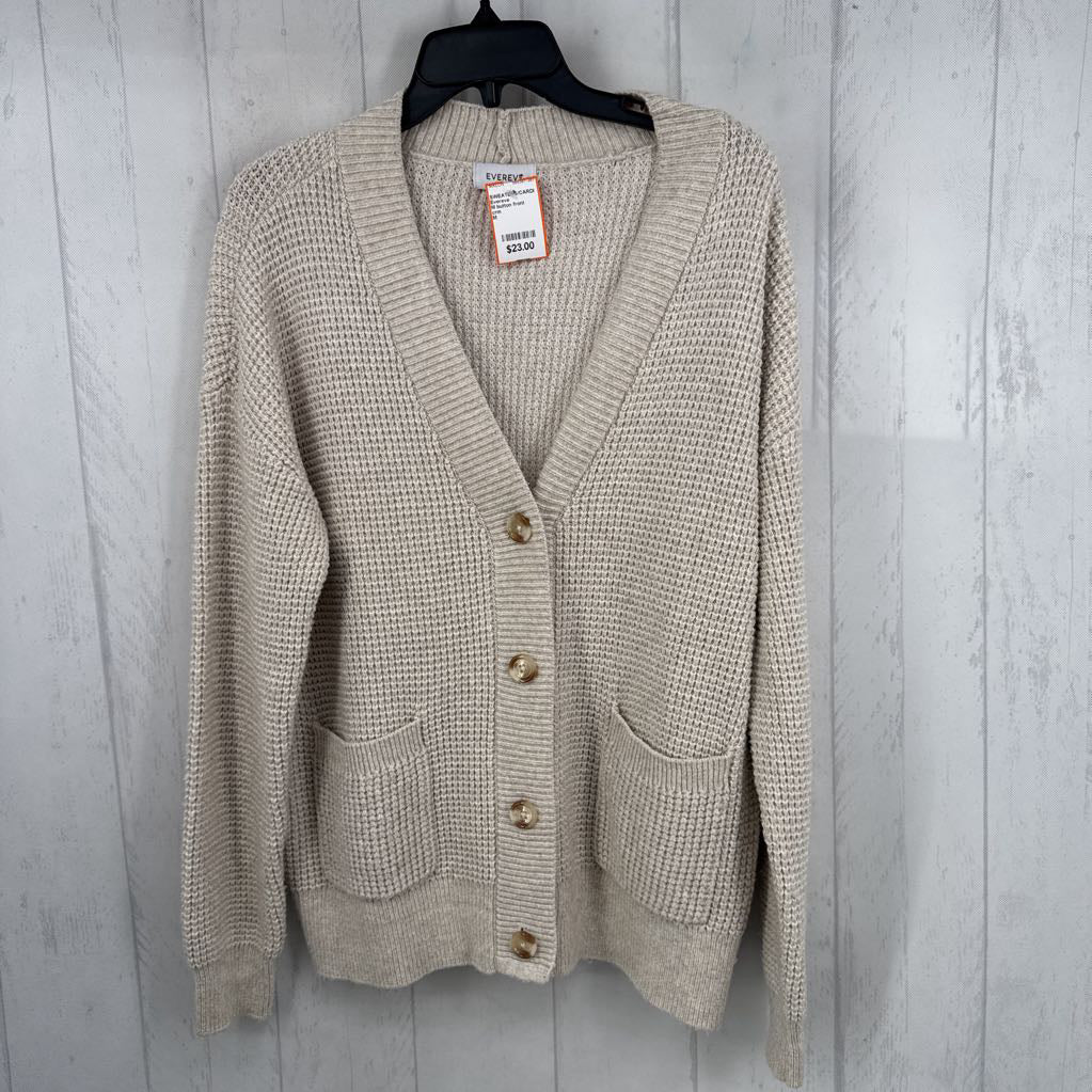 M button front cardi