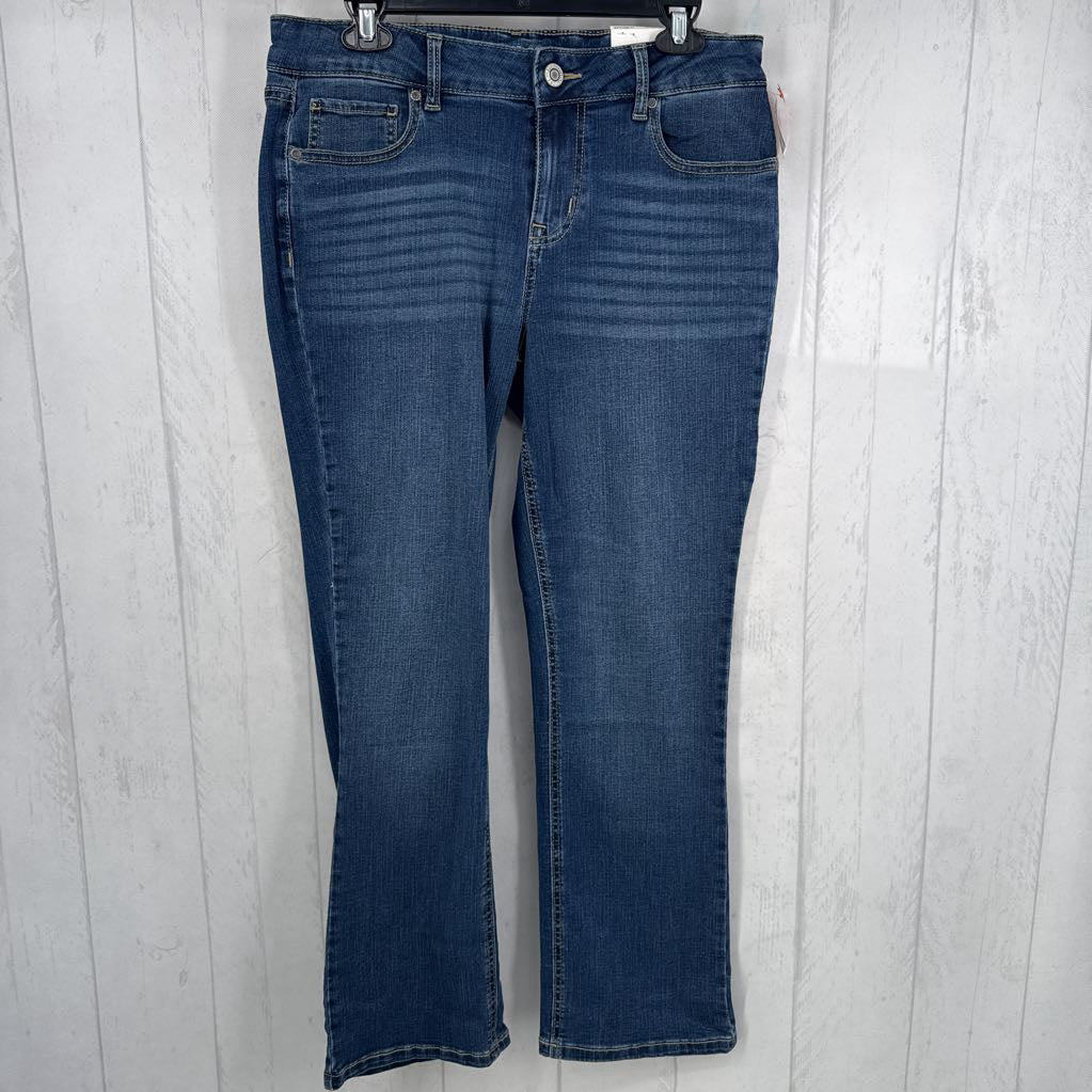 10 mid-rise bootcut jean