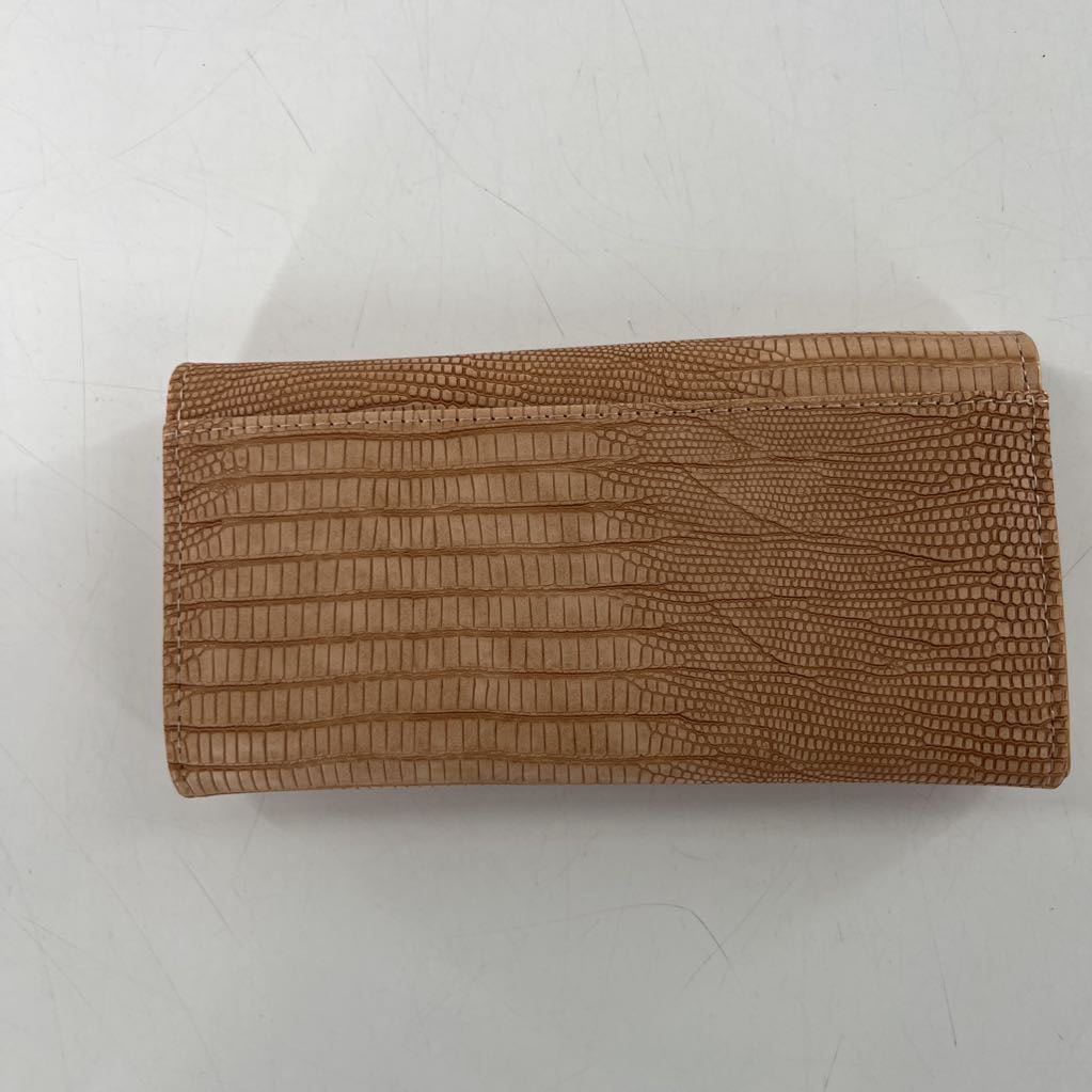 faux croc/lizard textured bi-fold wallet