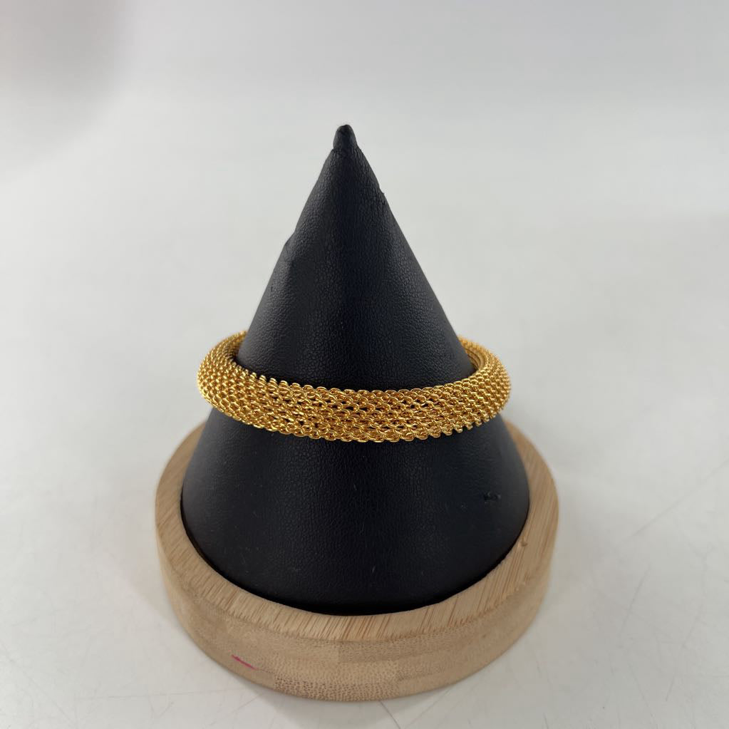 gold metal mesh clasp bracelet