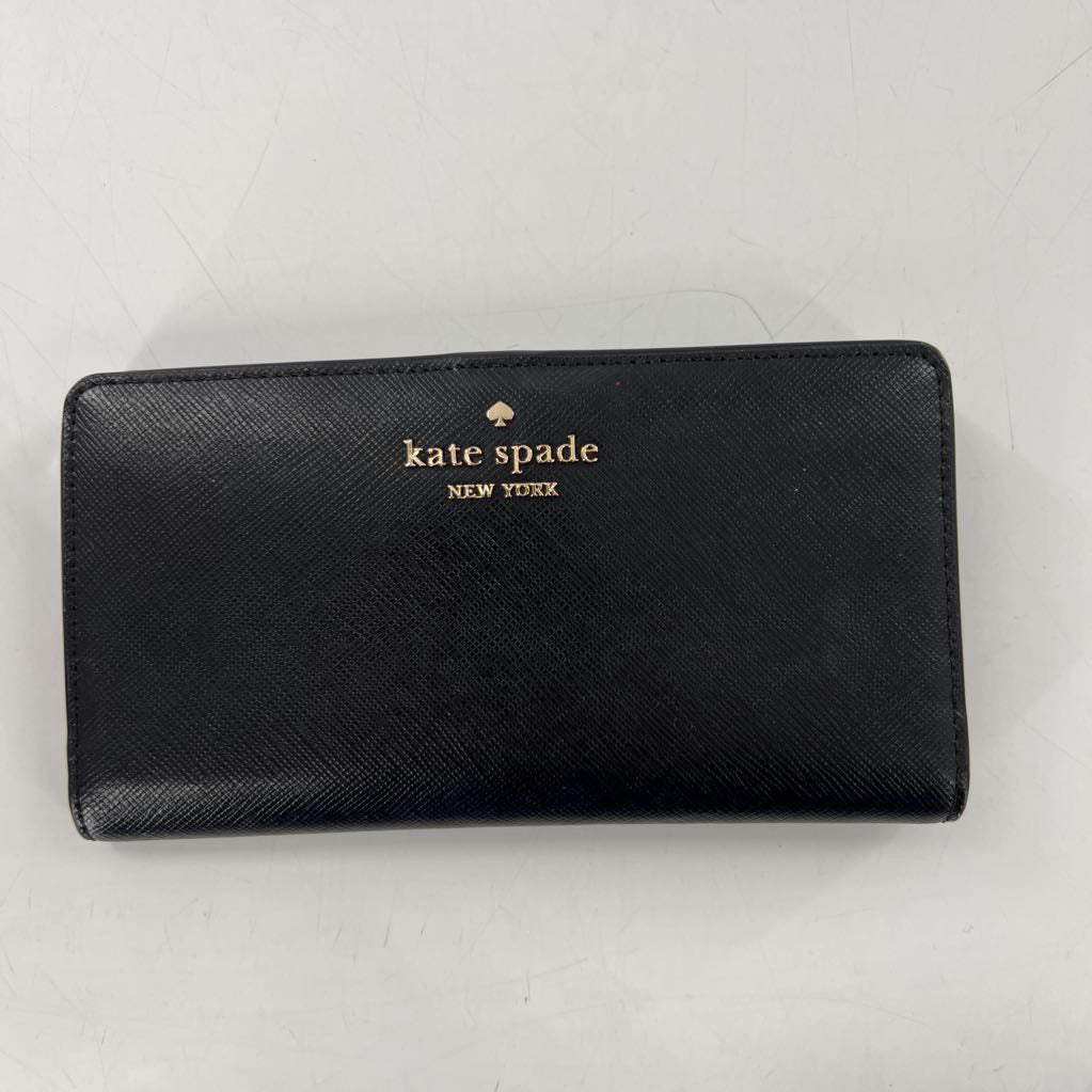 leather bi-fold wallet