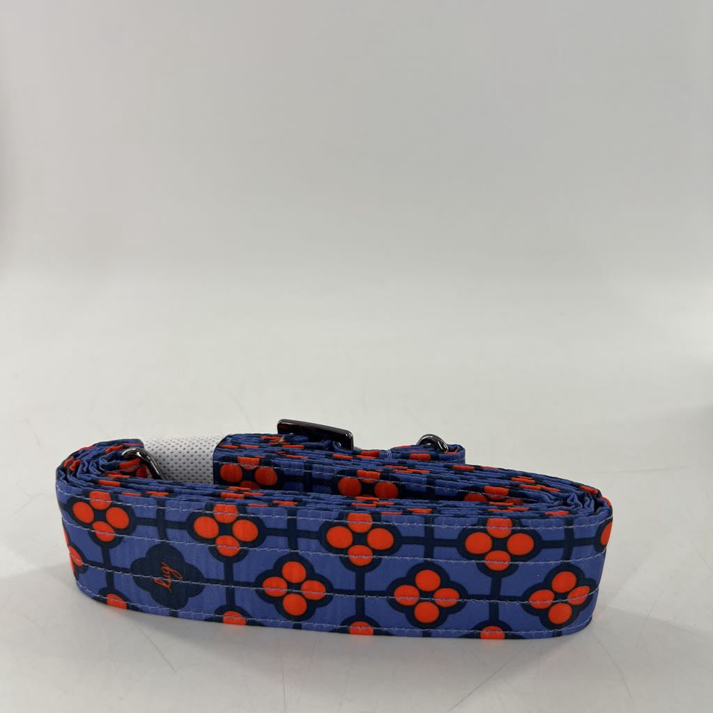 Lug geometric quatrefoil pattern guitar purse strap