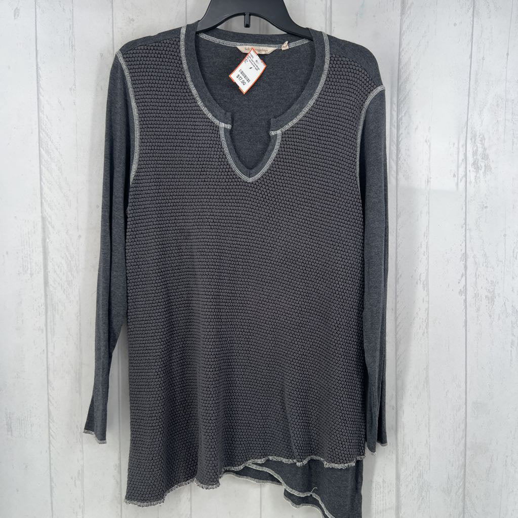 XL textured split neck l/s top