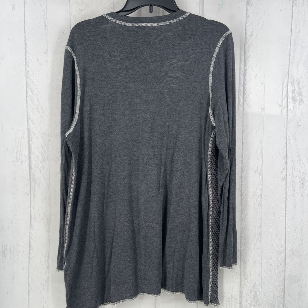 XL textured split neck l/s top