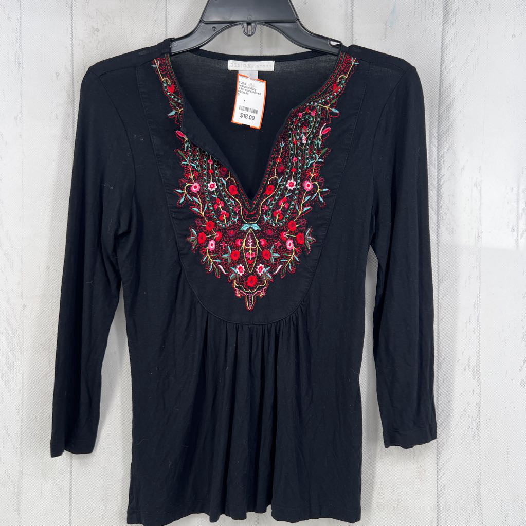 S flo embroidered split neck 3/4 slv top