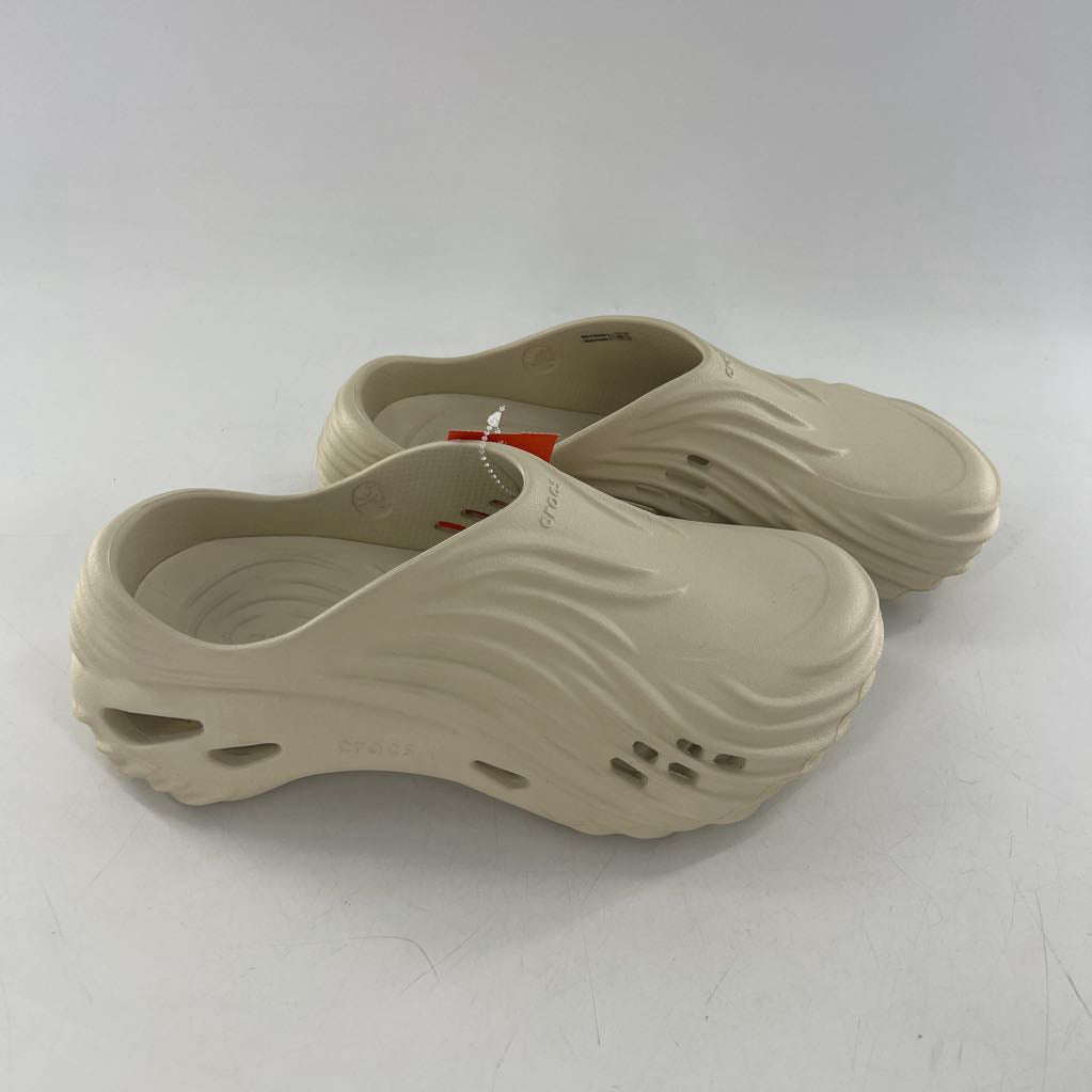9 crocs clog