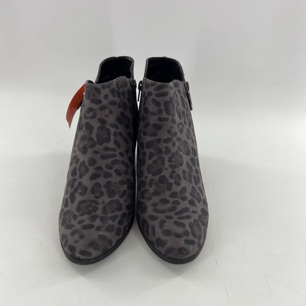10 leopard print ankle boot