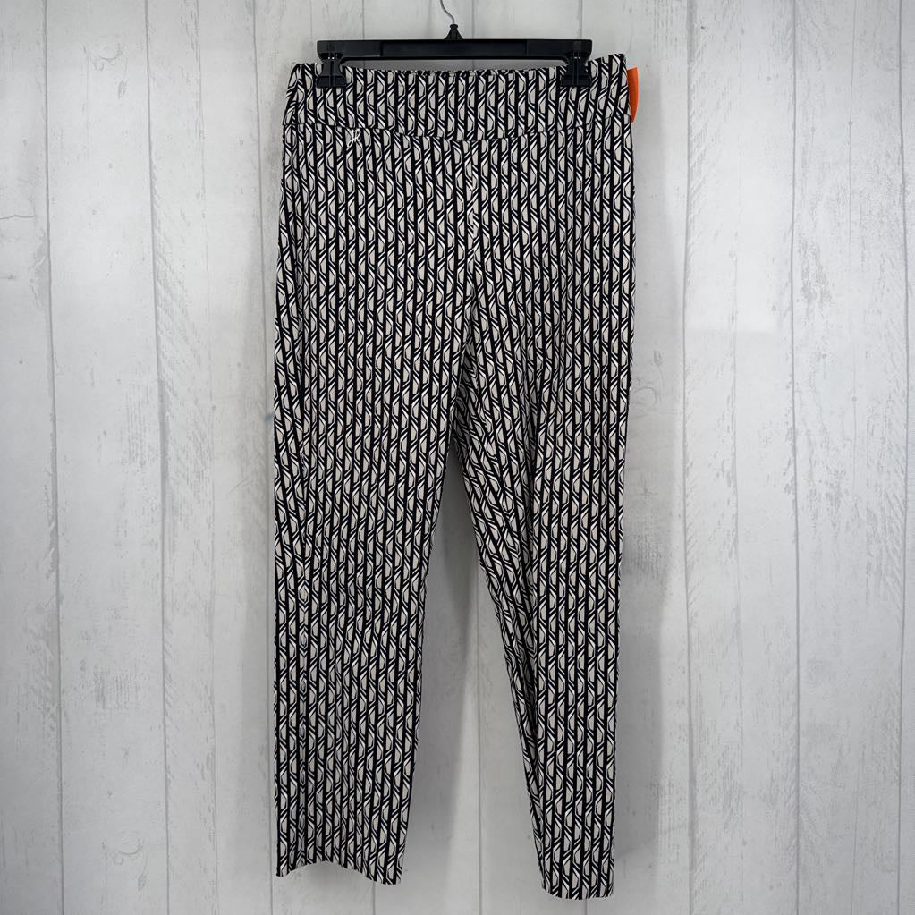 8 printed pull-on pant