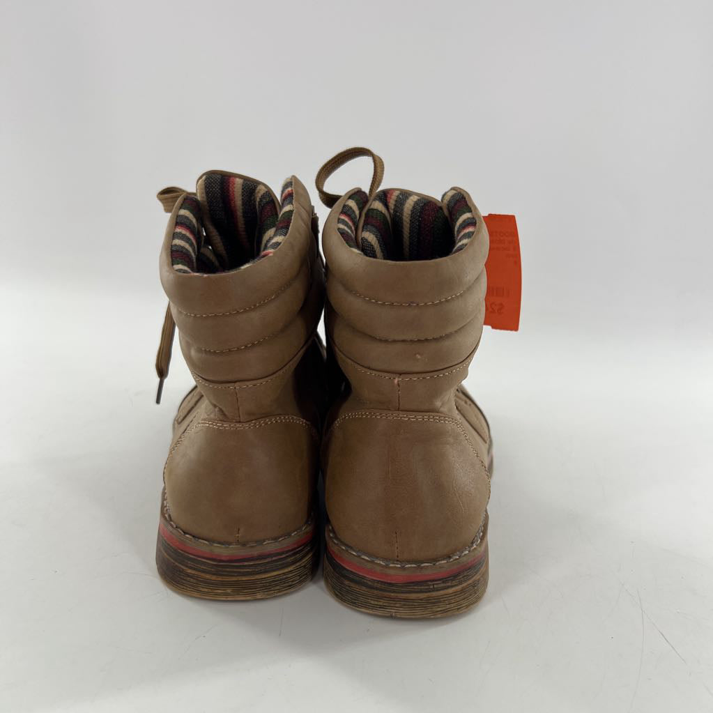 9 lace-up ankle boot