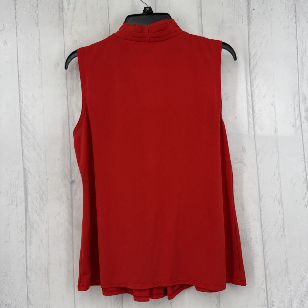 XL pleated v-neck tank