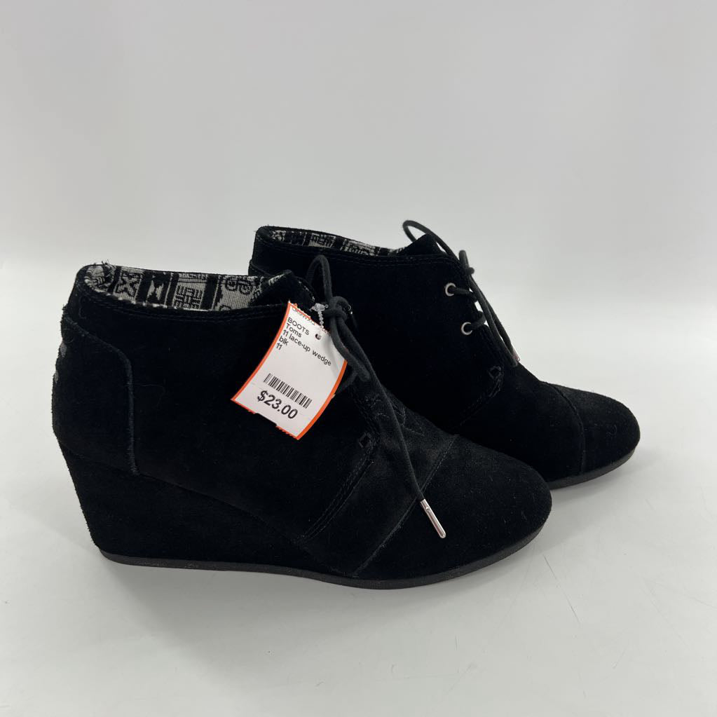 11 lace-up wedge heel bootie