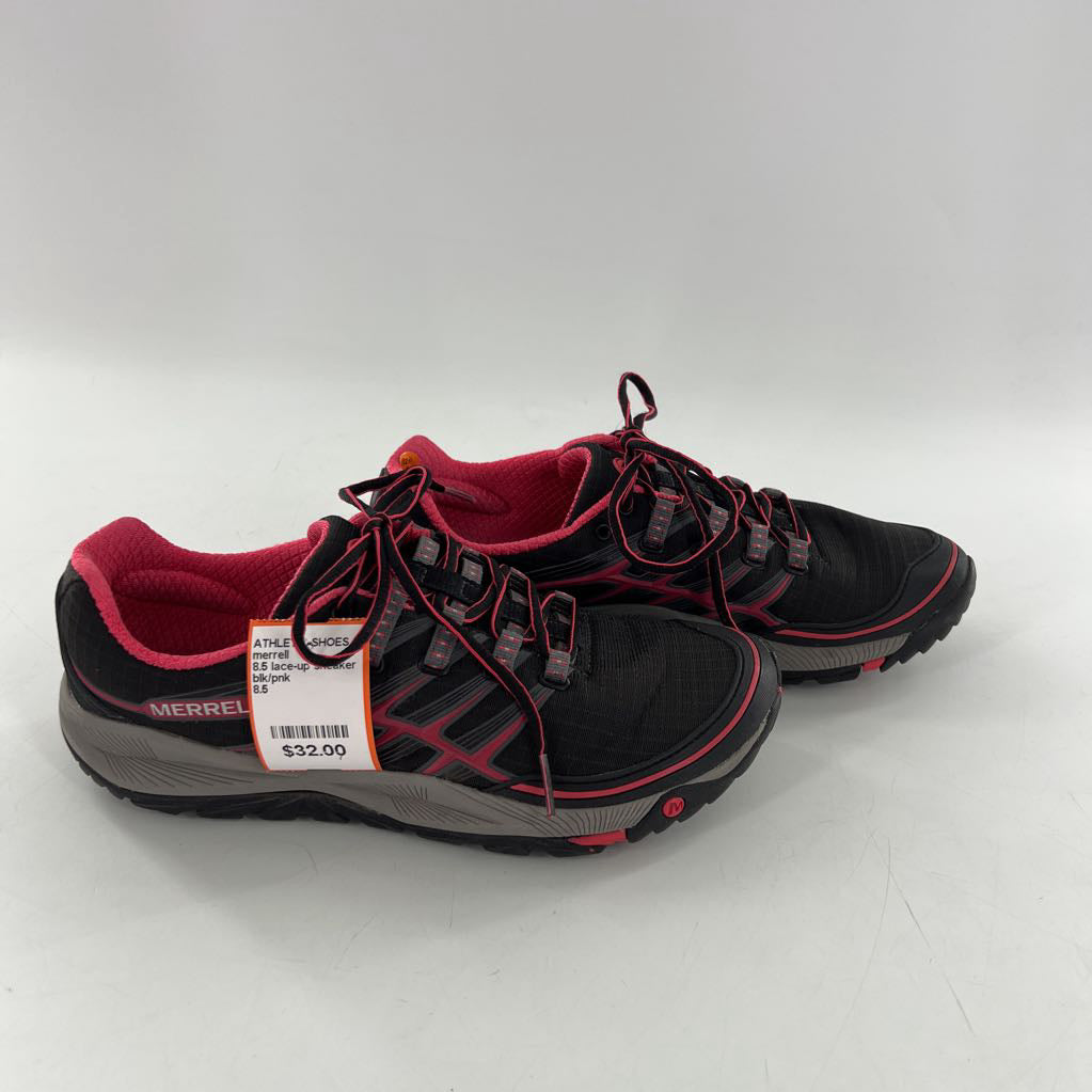 8.5 lace-up sneaker