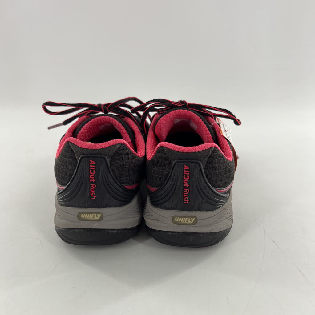8.5 lace-up sneaker